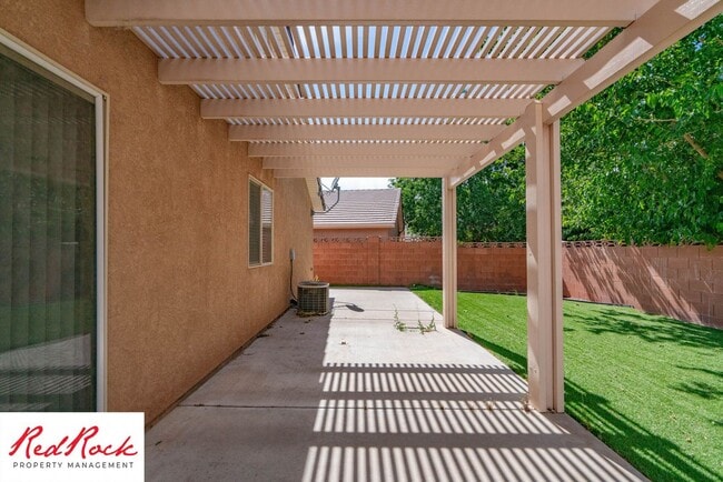 Building Photo - 2 Bedroom and 2 Bathroom Home near Quail C...