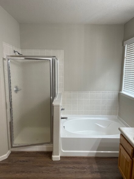 Building Photo - 3764 Ponderosa Dr