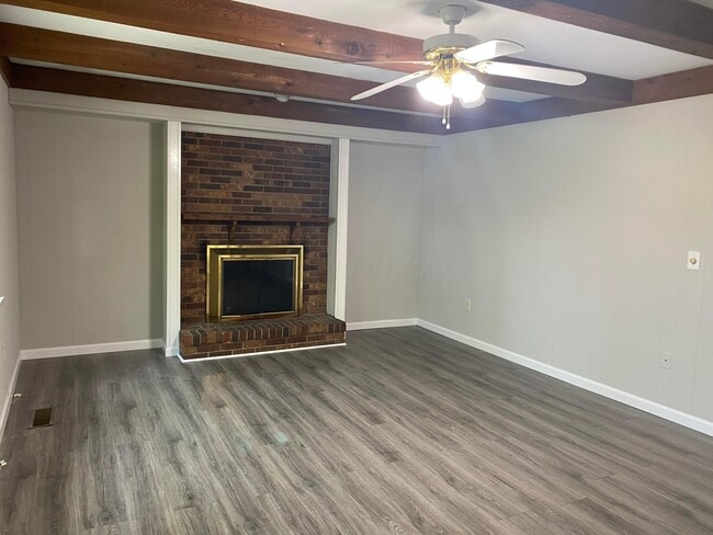 Building Photo - 669 W Main St