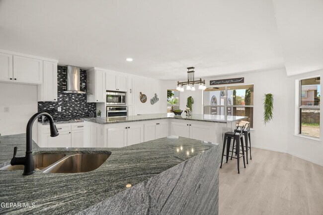 Building Photo - 3209 Tierra Ave Pl