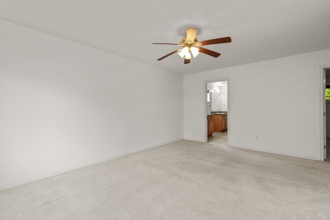 Building Photo - Stunning 3 bed, 2.5 bath home in desirable Bothell neighborhood