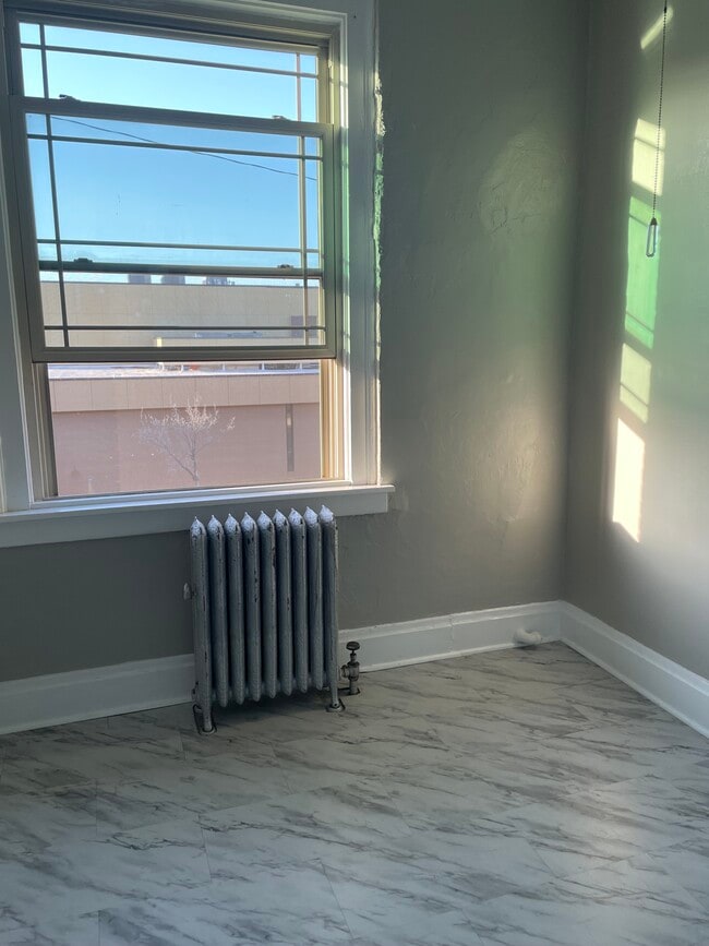 Building Photo - Sunflower Estate LLC
