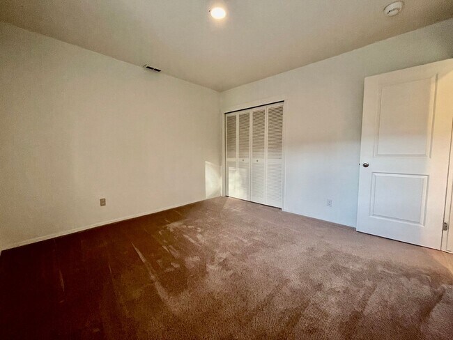 Building Photo - One Bedroom ADU in Broadview!