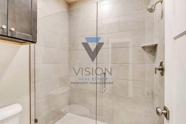 Building Photo - 1098 S High Ridge Dr