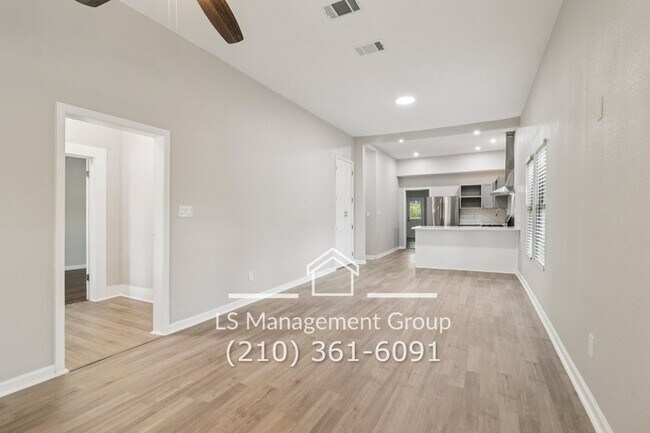 Building Photo - 622 Denver Blvd