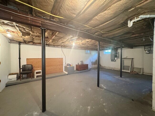 Building Photo - 15 Blackinton St