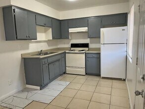 Building Photo - 1423 Sombrero Dr