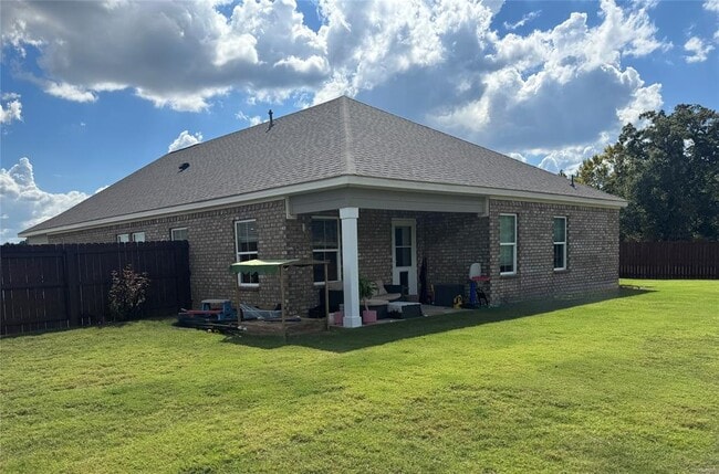 Building Photo - 424 Kohn Dr