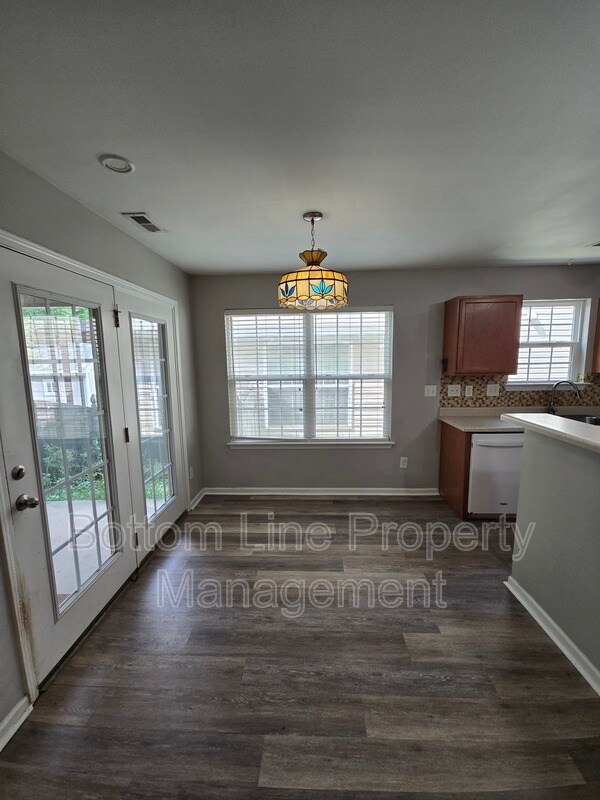 Building Photo - 3850 Fircrest Dr