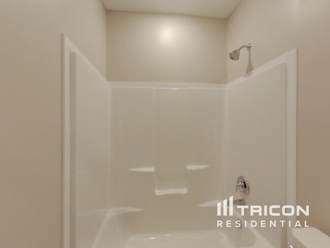Building Photo - 2224 S Carlota Dr