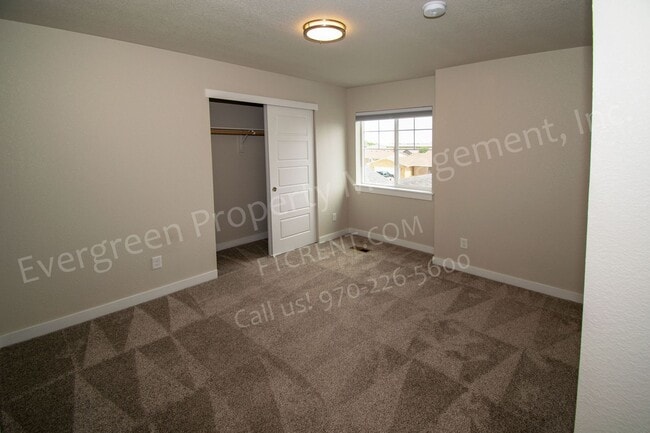 Building Photo - 298 E Chestnut St