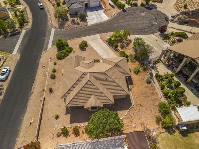 Building Photo - Beautiful 4 Bedroom Single-Level Home