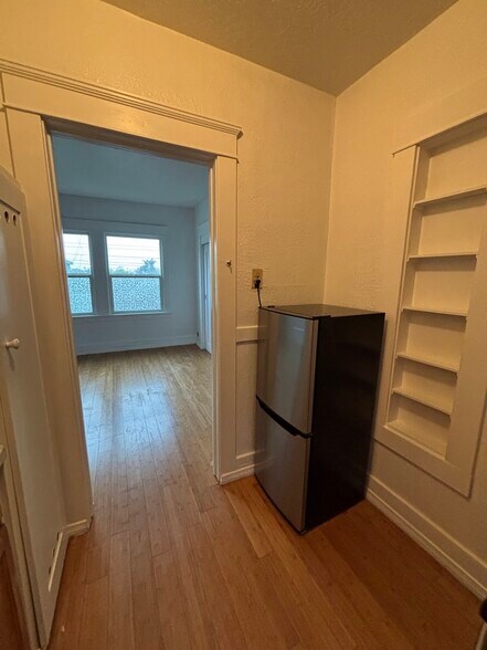 Kitchen - 6531 West Blvd., Apt 6