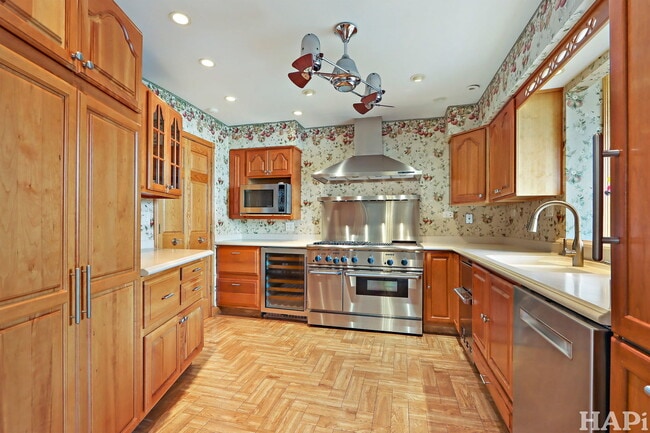 Building Photo - 58 Watergate Dr