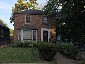Building Photo - 10763 S Longwood Dr