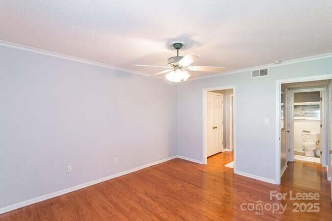 Building Photo - 140 Lake Concord Rd NE