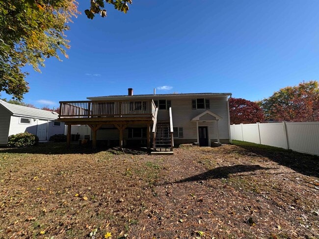 Building Photo - 15 Kingston Dr