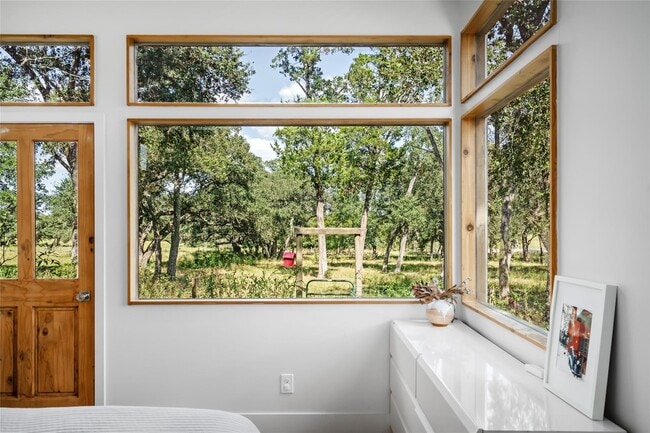 Building Photo - 11773 Newberg Rd