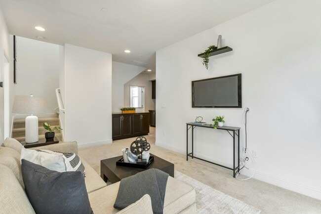 Building Photo - 3069 Vittoria Loop