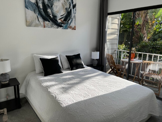 Primary Photo - 2650 Broadway