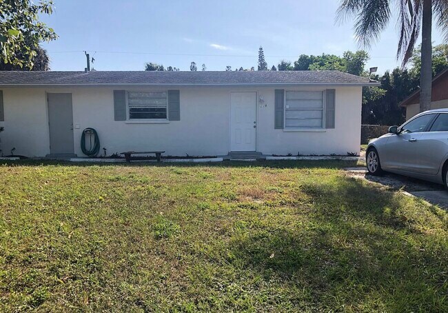 Building Photo - 218 60th Avenue Dr W