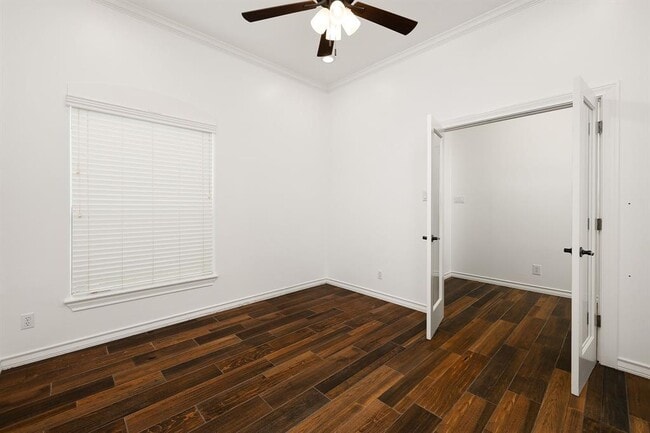 Building Photo - 617 S Excalibur St