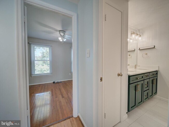 Building Photo - 6191 Little Valley Way