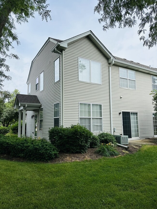 Building Photo - 620 Lakeridge Ct