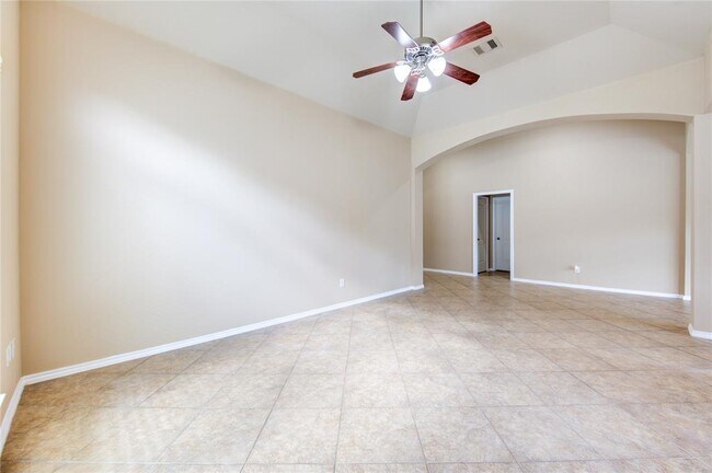Building Photo - 5615 Stoneridge Ct
