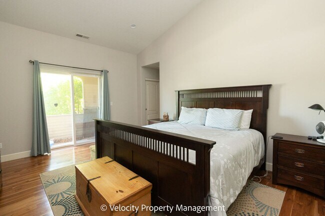 Building Photo - Beautifully Maintained Single Level Home with AC!
