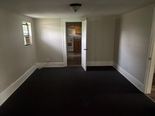 Building Photo - 1129 Grothe St