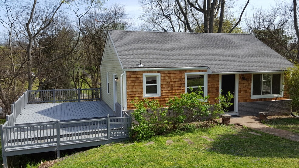 Building Photo - 331 Tamworth Dr