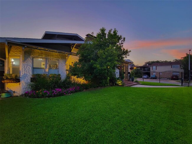 Building Photo - 3702 Audubon Pl