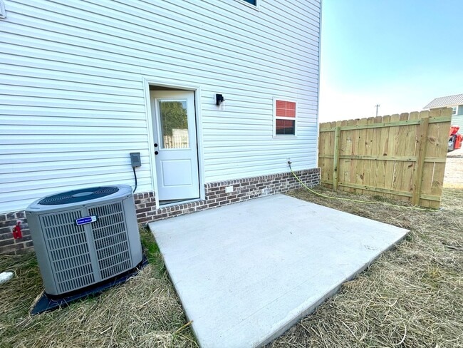 Building Photo - Brand New 2 Bedroom 1.5 Bath home
