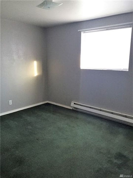 BEDROOM 1 OF 3 - 258 Knolls Vista Dr