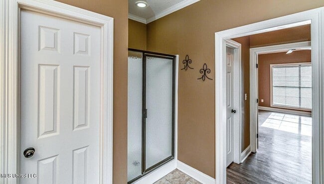 Building Photo - 401 Ash Tree Ln