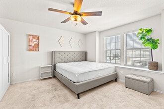 Building Photo - 10368 Braunig