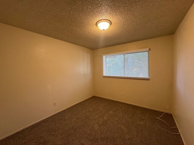 Building Photo - 4208 White Ln