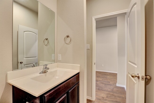 Building Photo - 13845 Rock Island Trl