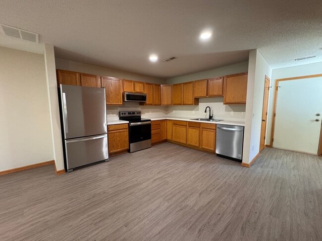 Primary Photo - Fully Updated 2 Bed, 1 Bath End-Unit Townhome