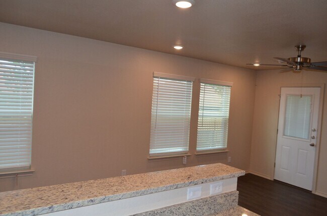 Building Photo - 1701 Castroville Trl