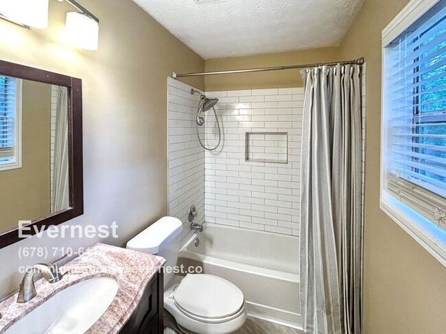 Building Photo - 4-Bedroom, 3.5-Bath Home in a Relaxing Nei...