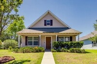 Building Photo - Unique 4BR Home with Private Upstairs Suite & Kitchenette in Georgetown