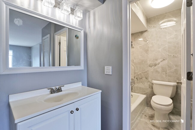 Building Photo - 100 Clubhouse Ln