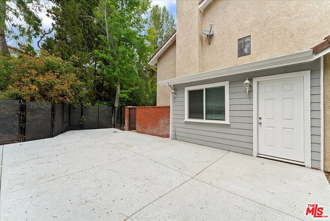 Building Photo - 6911 Sunset Ridge Ct