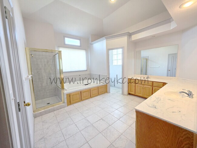 Building Photo - 14112 Windsor St