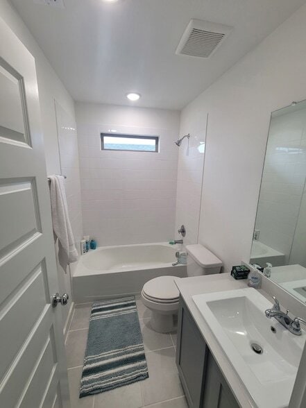 Building Photo - 105 Genovese Dr