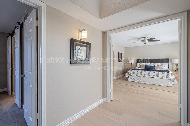 Building Photo - 10527 E Fanfol Ln