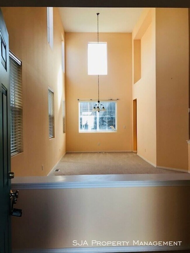 Building Photo - Large and Spacious Home in Renaissance Ridge!