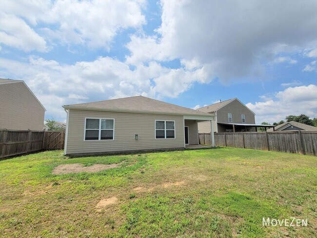 Building Photo - 22 Crestwood Pnes Trl